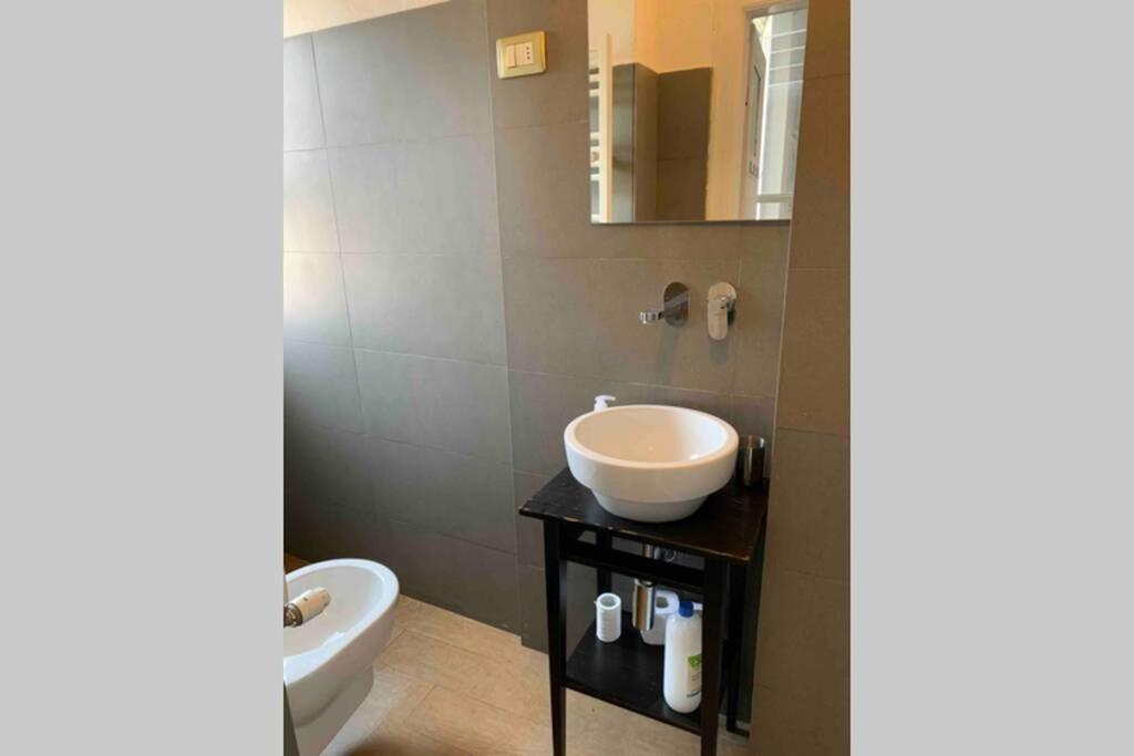 Appartamento Splendido Con Tutti Servizi In Zona Navigli Milano Eksteriør bilde